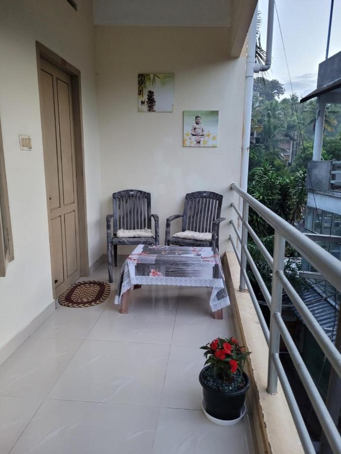 Sandy Beach Hotel Thiruvananthapuram Bagian luar foto