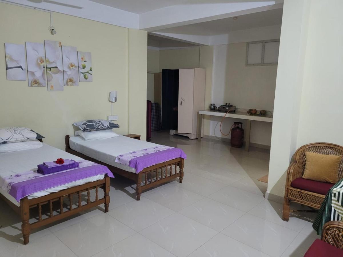 Sandy Beach Hotel Thiruvananthapuram Bagian luar foto